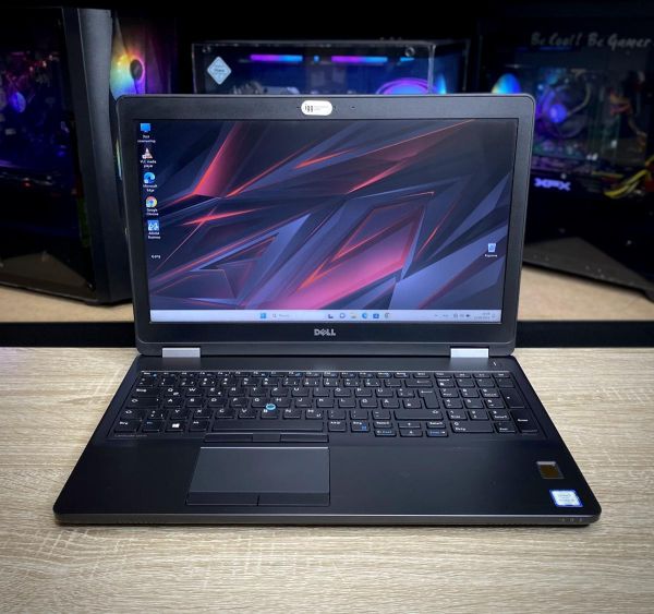 Ноутбук Dell 5570 i5-6200U/8GB/256SSD/Intel HD 520