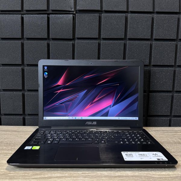 Ноутбук Asus X556UQ i7-6500U/16GB/2TbHDD/940MX-2GB Б/В