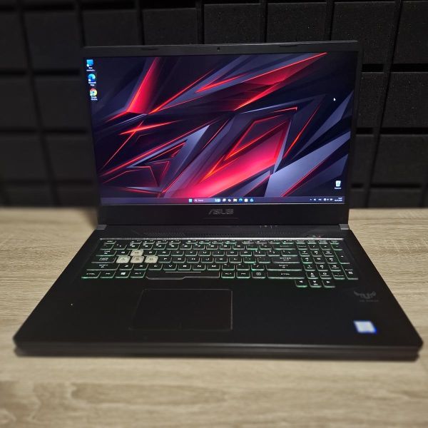 ноутбук Asus Tuf FX705GE 17" i7-8750H/16GB/256SSD+1TbHDD/GTX1050Ti-4GB Б/В
