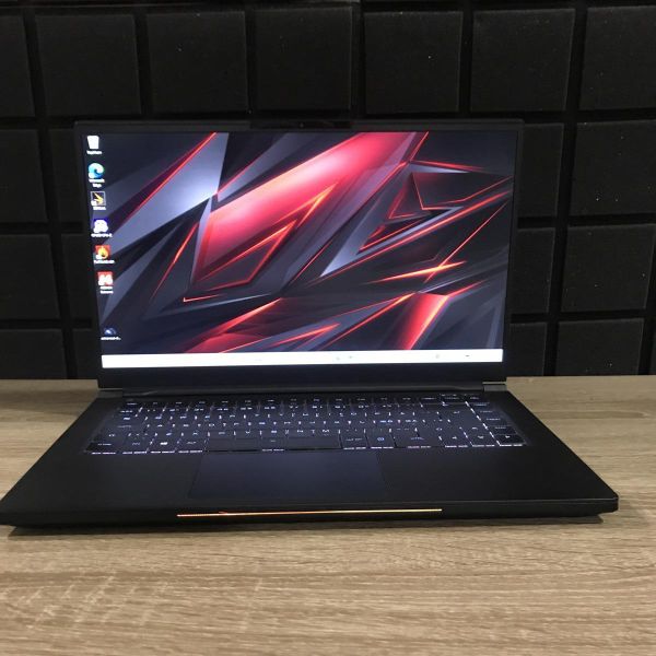 Ноутбук Komplett LAPQC71A 144Hz i7-9750H/16GB/1TBSSD/GTX1660Ti-6GB Б/В