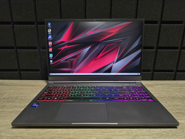 Ноутбук MAINGEAR 240Hz i7-11800H/32Gb/512SSD/RTX3070-8Gb Б/В