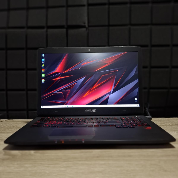 Ноутбук Asus ROG 17.3" i7-4720HQ/8Gb/128SSD+1tb HHD/GTX970-3Gb Б/В