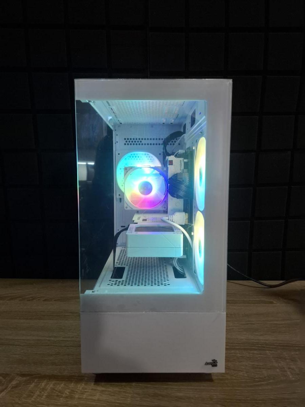 ПК AeroCool Mini White Ryzen 5 5600/32GB/480SSD/RTX 4060Ti-8GB Б/В
