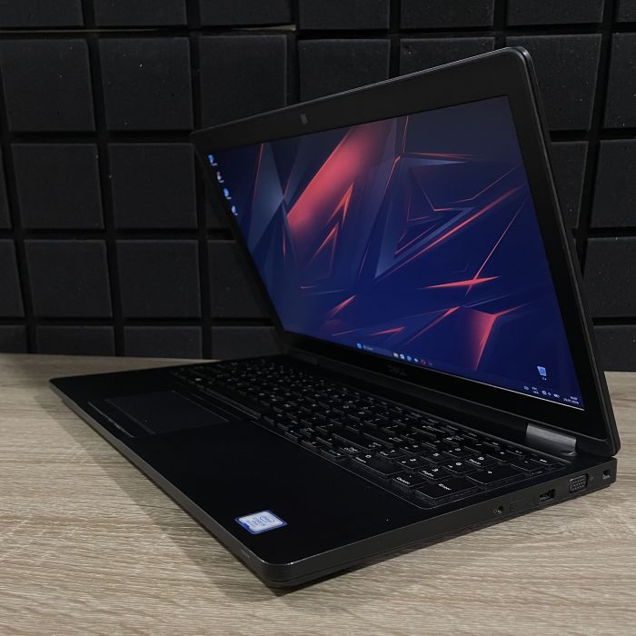 Ноутбук DELL Latitude 5590 I5-8350U/8GB/256SSD/IntelUHD Б/В