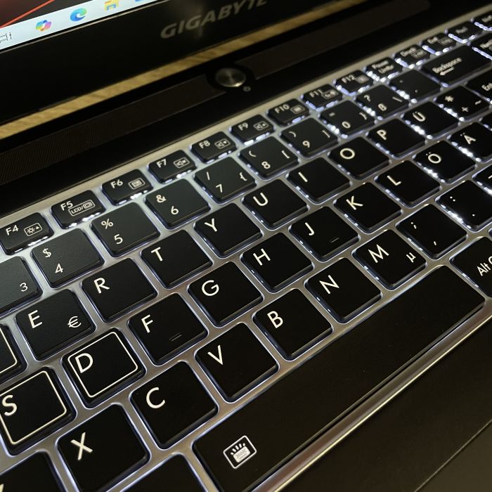 Ноутбук GIGABYTE P35 i7-6700HQ/16GB/256SSD+1TBHDD/GTX1070-8GB Б/В
