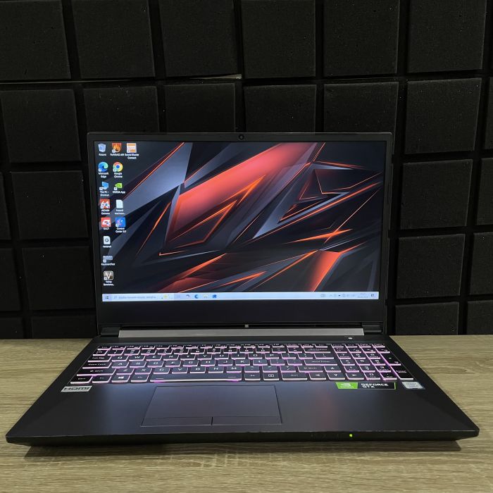 Ноутбук SAGER NH58RC I7-9750H/16GB/256SDD/GTX1660TI-6GB Б/В