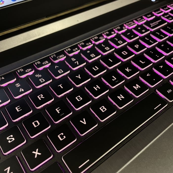 Ноутбук SAGER NH58RC I7-9750H/16GB/256SDD/GTX1660TI-6GB Б/В