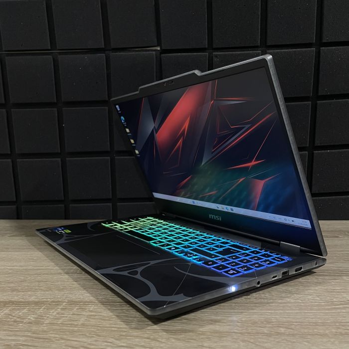 Ноутбук MSI Cyborg 15 144Hz I5-13420H/16GB/512SSD/RTX5060-8GB Б/В
