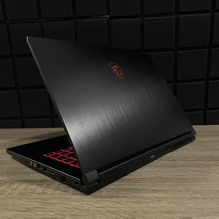 Ноутбук MSI GF63 Thin 11UC 144Hz I5-10500H/16GB/512SSD/RTX3050-4GB Б/В