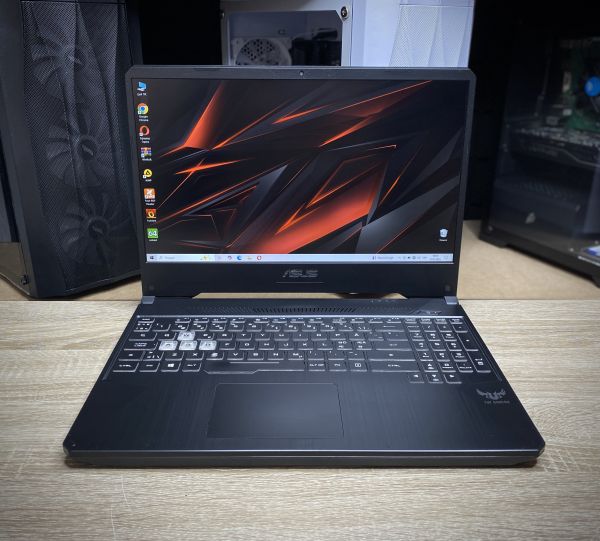 Ноутбук Asus Tuf Gaming Ryzen 7 3750H 16Gb 256SSD 500HDD GTX1650 Б/В