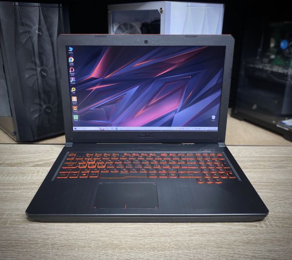 Ноутбук ASUS TUF  i5-8300H 16Gb 256SSD GTX1050 Б/В