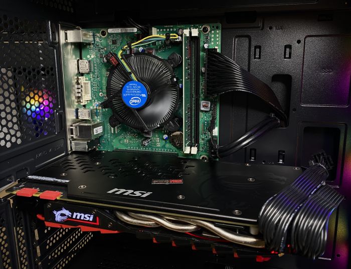ПК I7-7700 16Gb 120SSD 500HDD GTX1080 600W