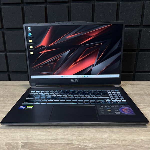 Ноутбук MSI Cyborg 15 144Hz i7-12700H/16GB/1TbSSD/RTX4060-8GB Б/В