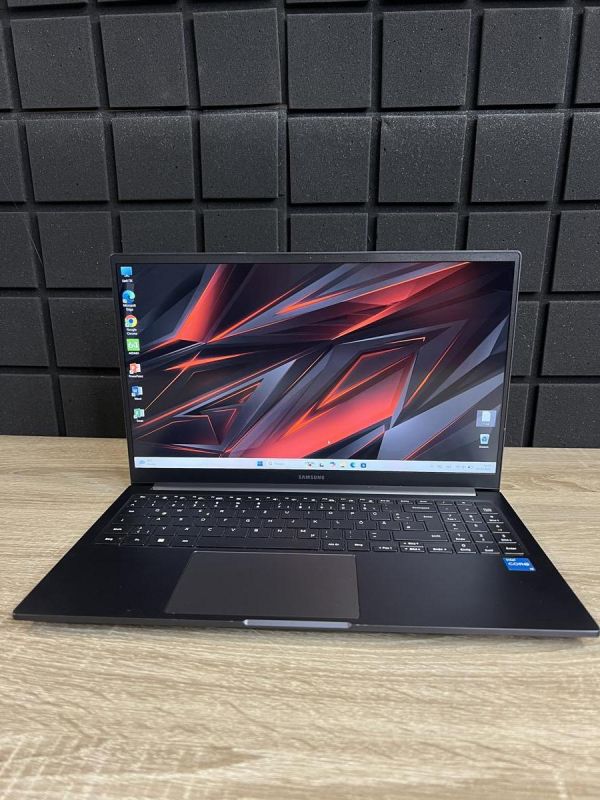 Ноутбук Samsung 750XFG i3-1315U/8GB/256SSD/UHDGraphics Б/В