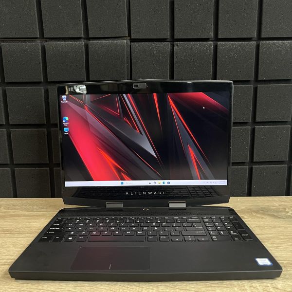 Ноутбук Dell Alienware m15 144Hz i7-8750H/16GB/512SSD/RTX2060-6GB Б/В