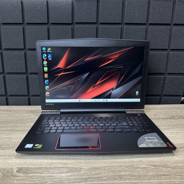 Ноутбук Lenovo Legion Y520 i5-7300HQ/8GB/250SSD/GTX1050-2GB